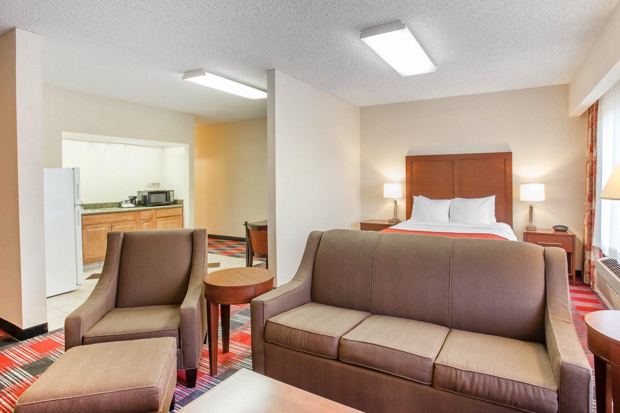 Comfort Suites Near Vancouver Mall Dış mekan fotoğraf