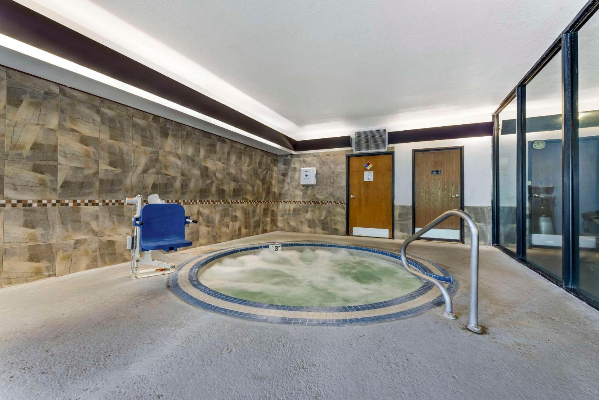 Comfort Suites Near Vancouver Mall Dış mekan fotoğraf
