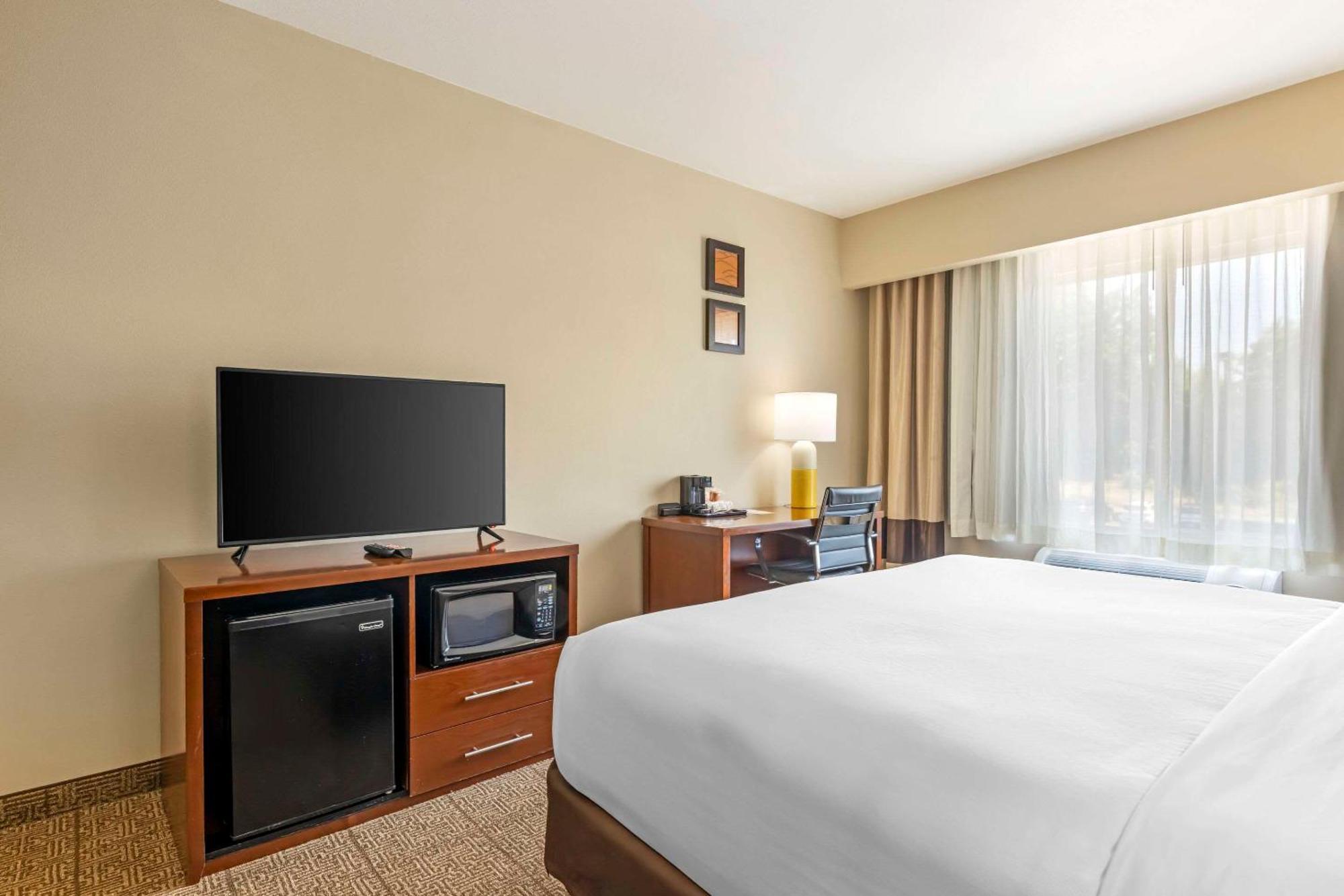Comfort Suites Near Vancouver Mall Dış mekan fotoğraf