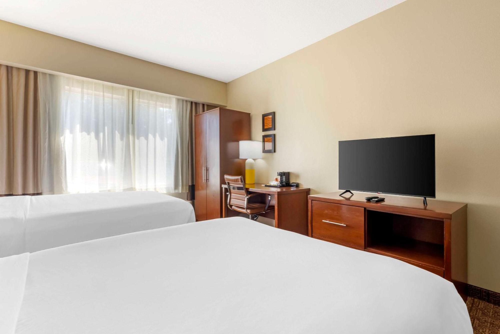 Comfort Suites Near Vancouver Mall Dış mekan fotoğraf