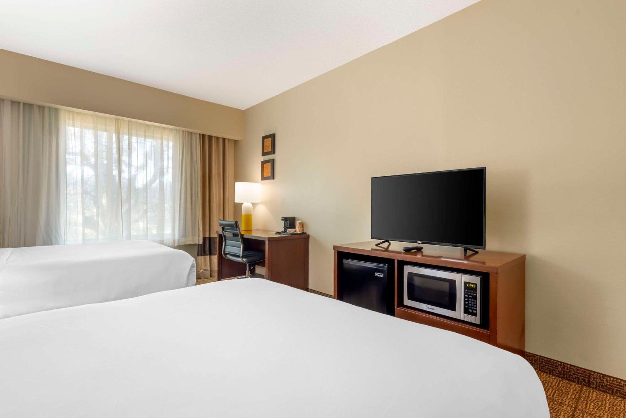 Comfort Suites Near Vancouver Mall Dış mekan fotoğraf