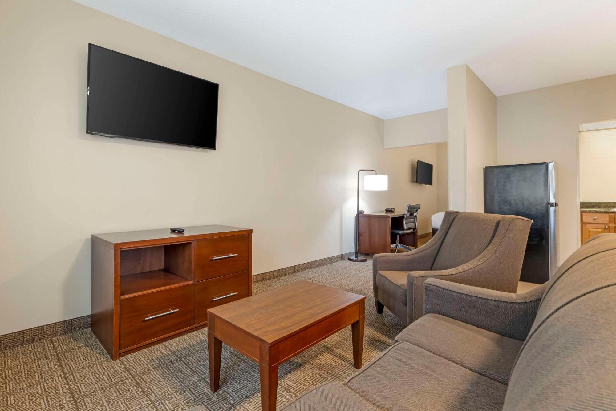 Comfort Suites Near Vancouver Mall Dış mekan fotoğraf