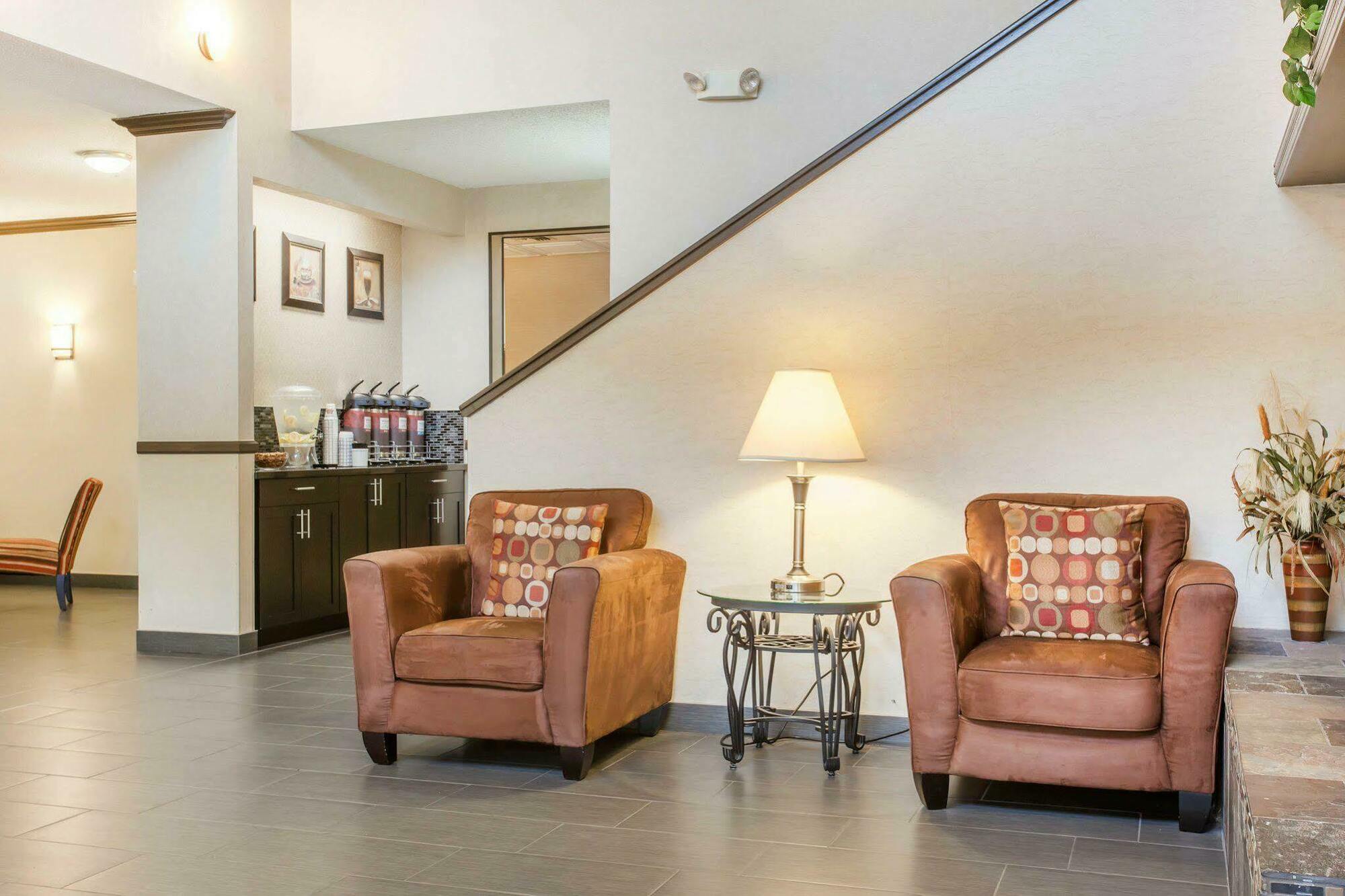 Comfort Suites Near Vancouver Mall Dış mekan fotoğraf